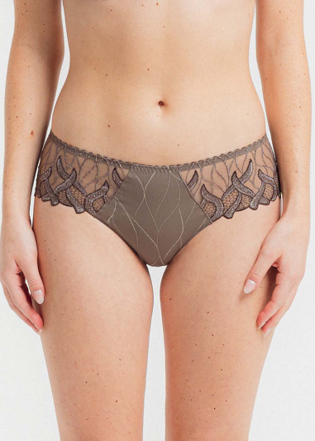 Shorty Louisa Bracq